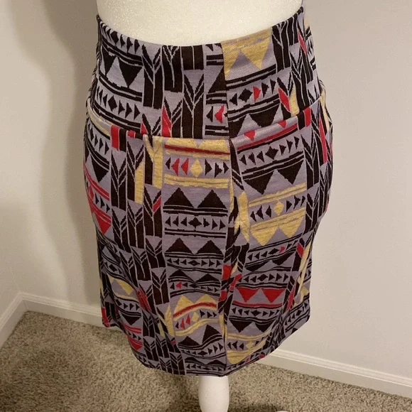 Pencil Skirt – Geometric Tribal Print 💕 - Picture 2 of 3